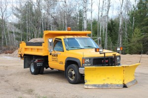 Plow/dump truck equipment plow